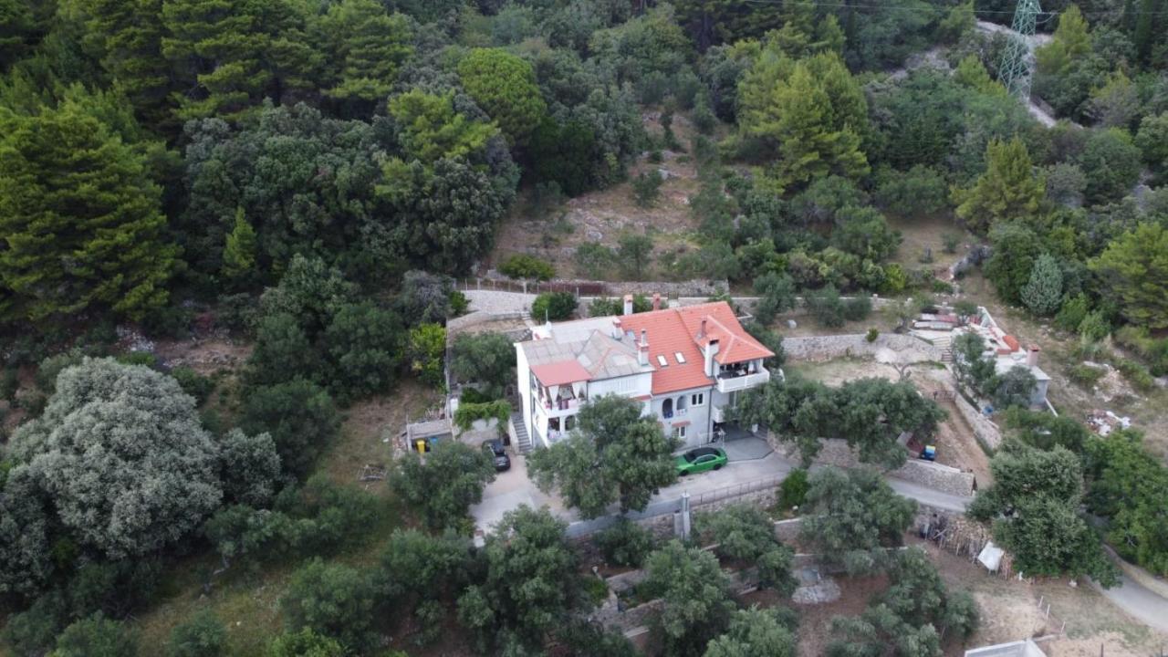 Ribaricevi Dvori Banjol Exterior foto